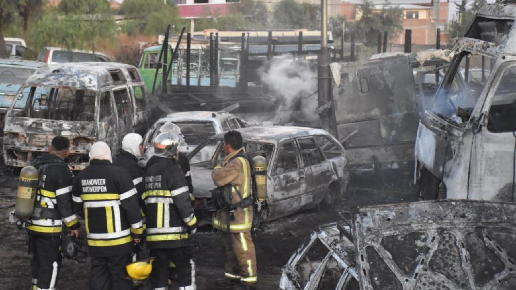 El incendio consumió 15 vehículos