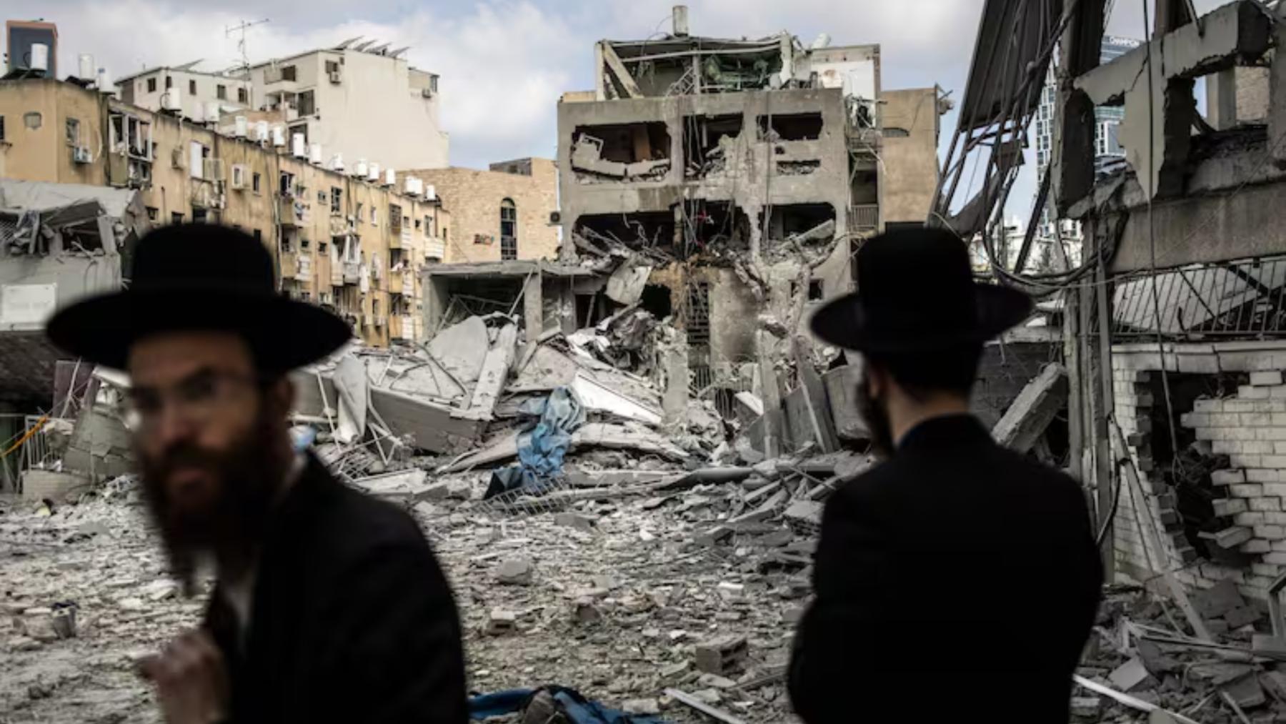 Daños en Bnei Brak, en el este de Tel Aviv, tras un ataque iraní.