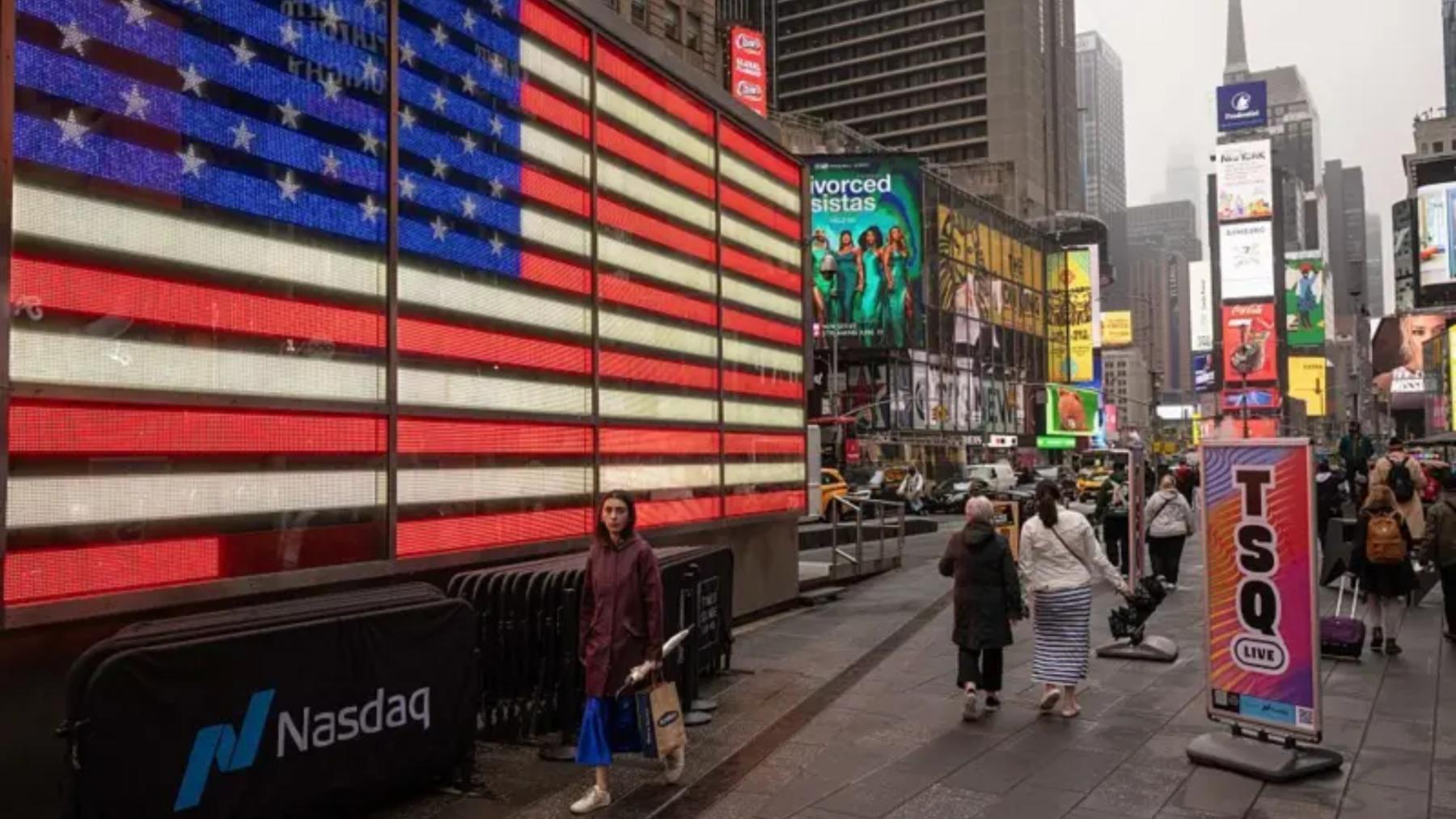 La ciudad de Nueva York recortó un 17% su previsión de turistas internacionales para este año y atribuyó la baja a las políticas de Trump.