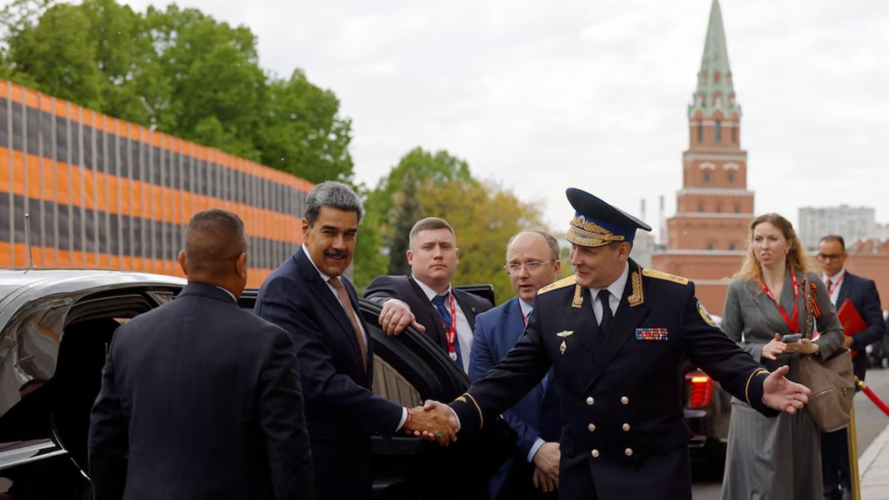 Nicolás Maduro arriba a las puertas del Kremlin para su encuentro con Vladimir Putin, presidente de la Federación Rusa