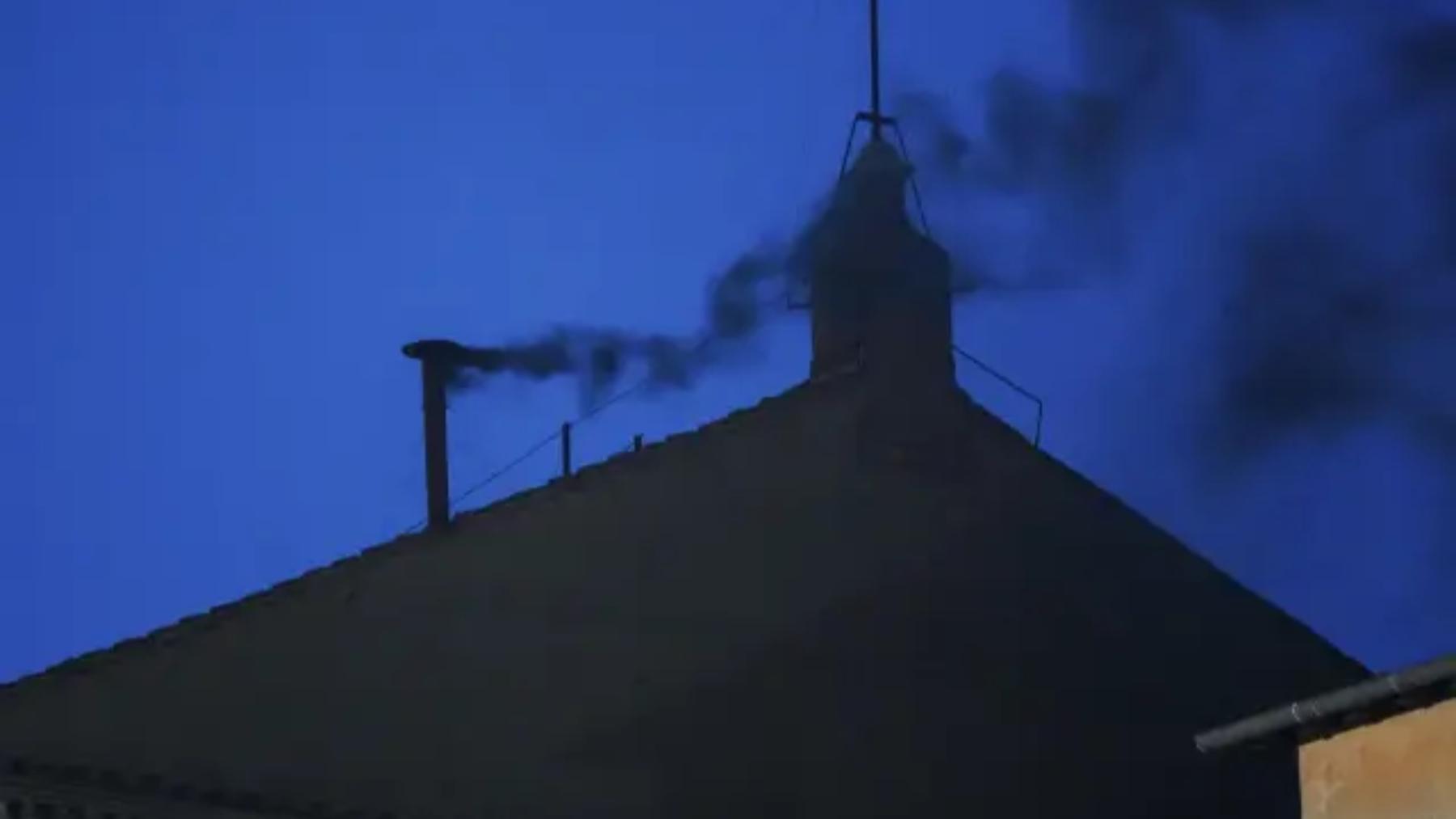 Fumata negra en El Vaticano.