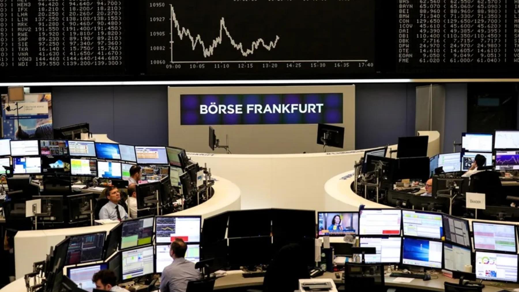 Agentes trabajan en la Bolsa de Fráncfort, Alemania, en una imagen de archivo.
